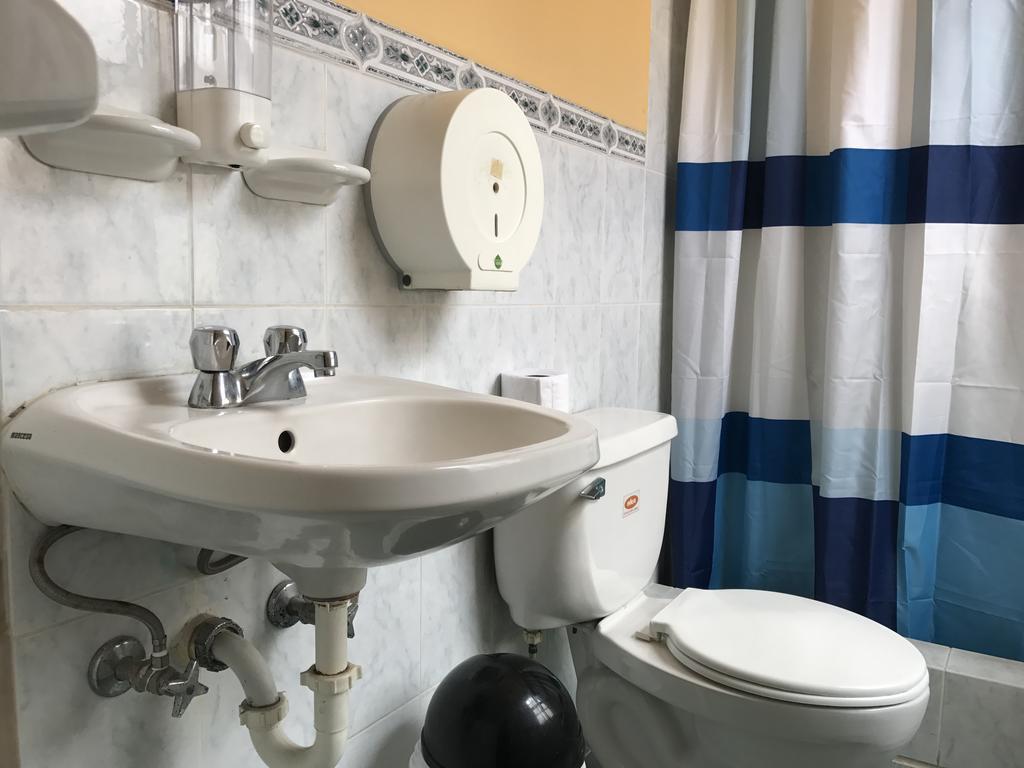 קיטו The Yellow House מראה חיצוני תמונה